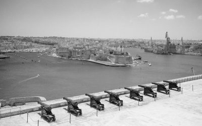 掌握日内交易：在波动市场中寻找盈利机会的艺术